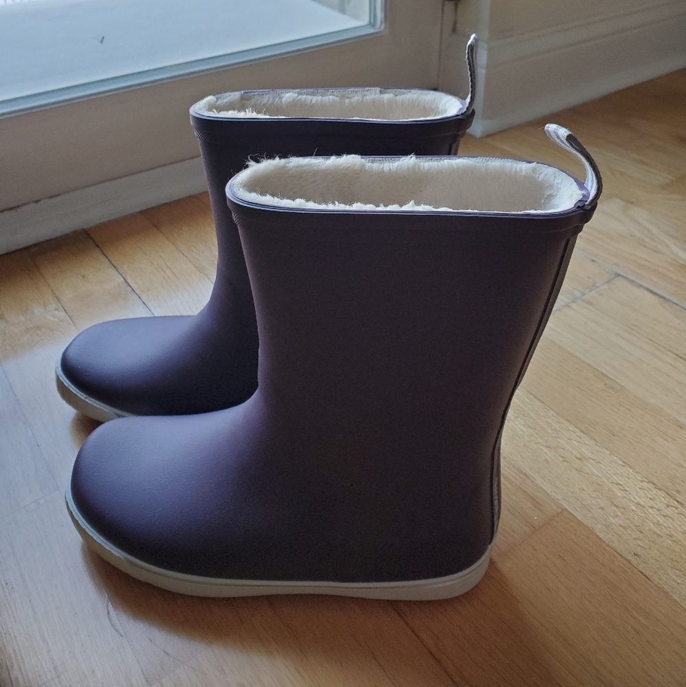 EUC Women's Tretorn Boots